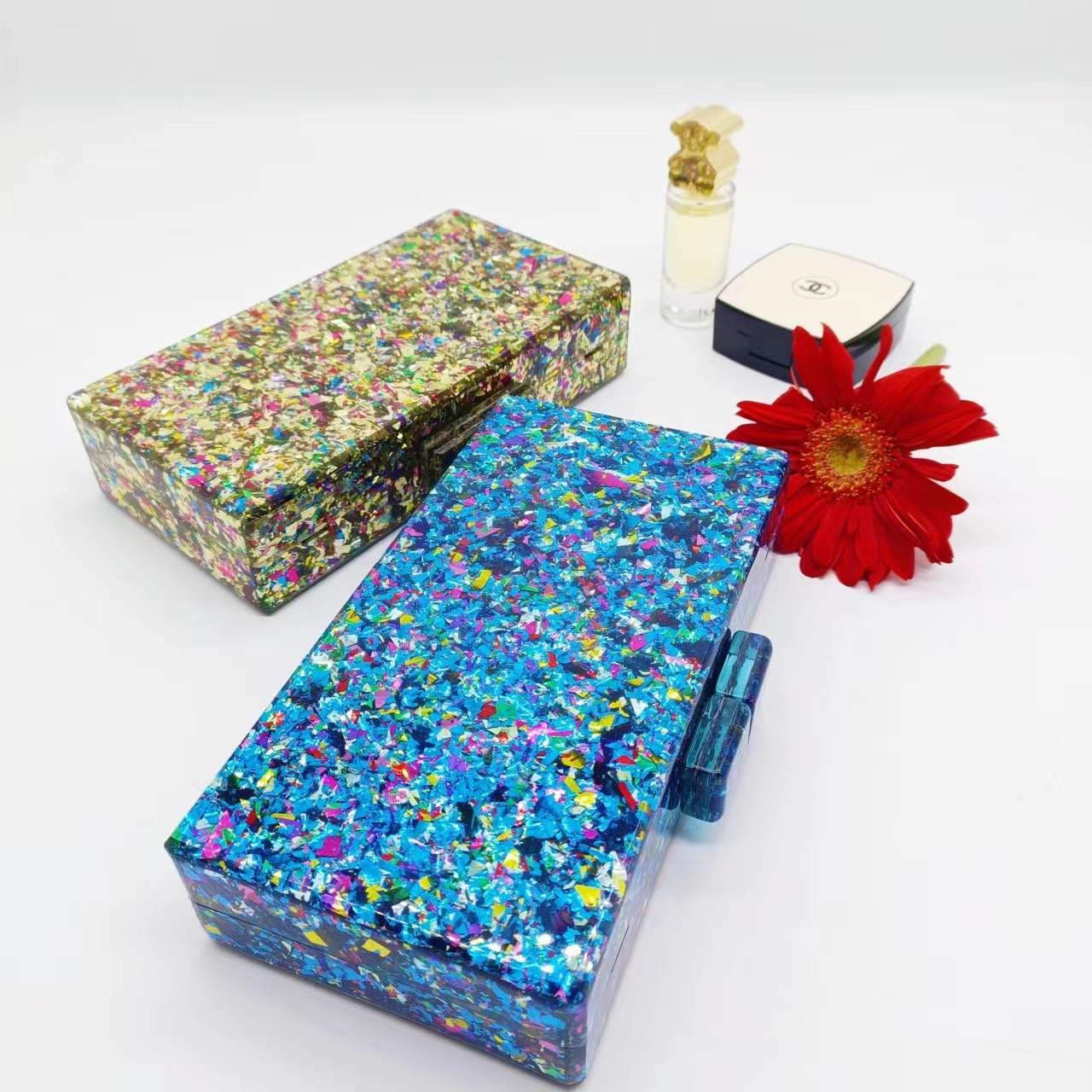 Luxury Acrylic Beaded Clutch B - đánh giá và giá Luxury Bags Green