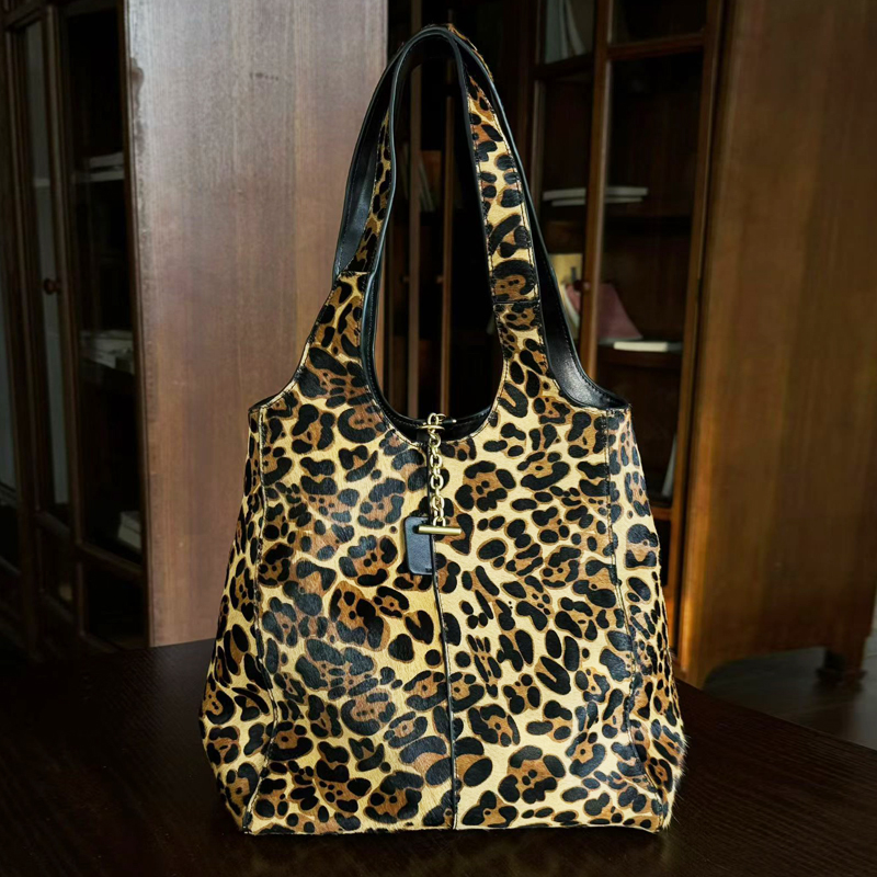 Leather Bucket Bags For Women  - đánh giá và giá Luxury Bags Of 2026