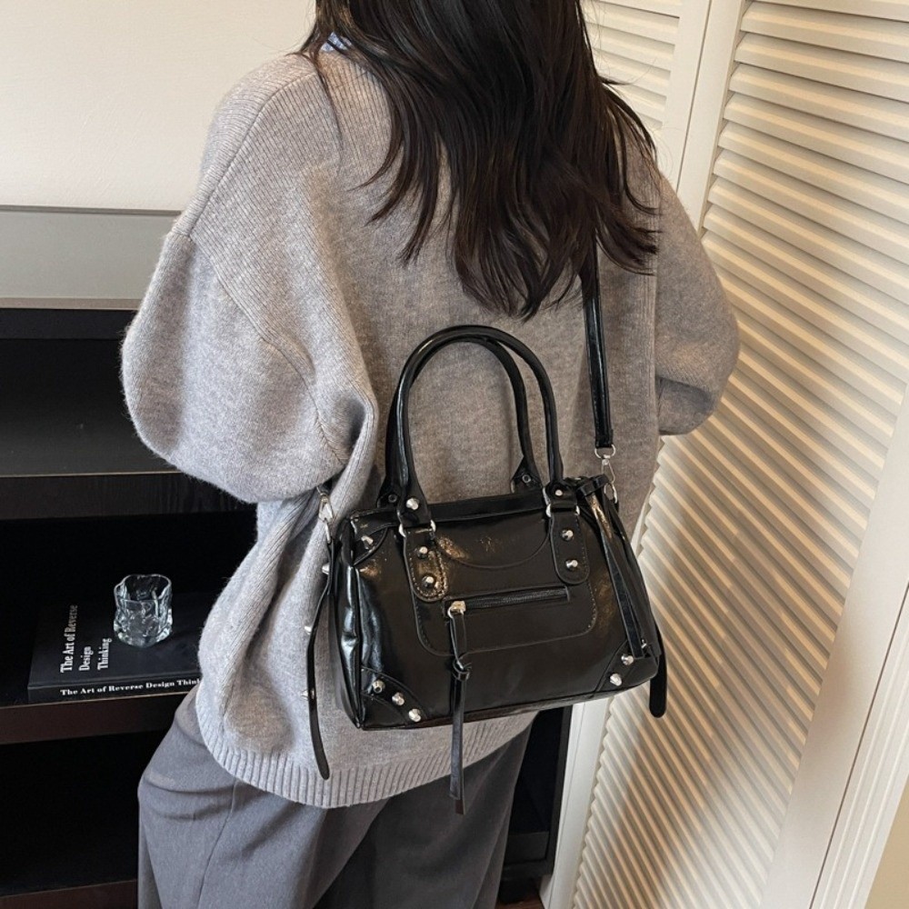 Vintage Rivets Pillow Bag Pate - đánh giá và giá Top Handle Patent Bag