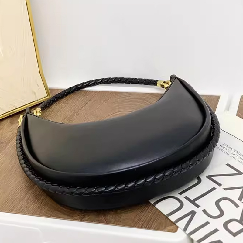 Classic Round Moon Slim Bags F - đánh giá và giá Luxury Bags Of 2026